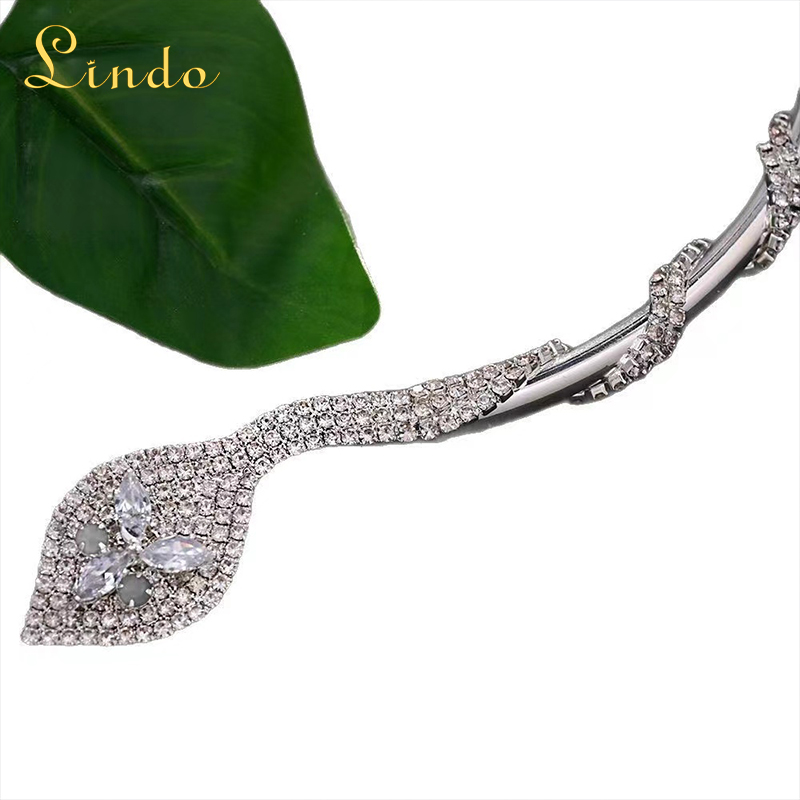 Crystal Rhinestone Snake Collar