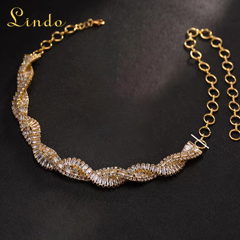 Gold Color Crystal Intertwined Necklace