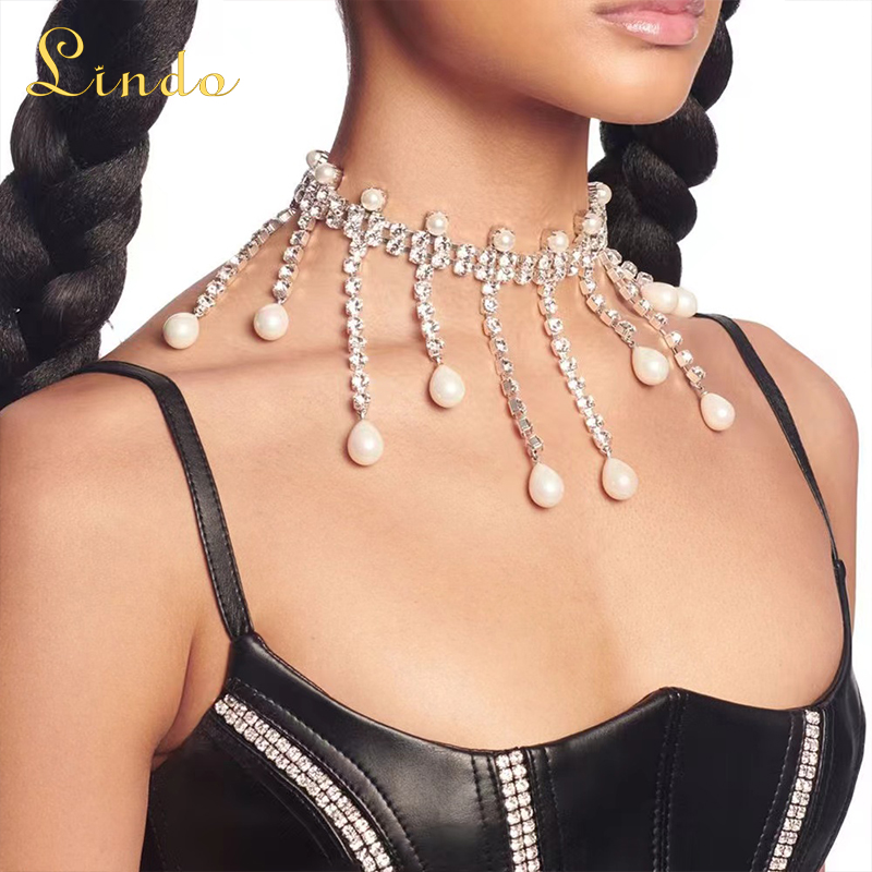 Rhinestone Choker with Pearl Pendant Necklace