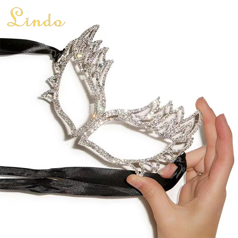 Sparkling Masquerade Rhinestone Mask