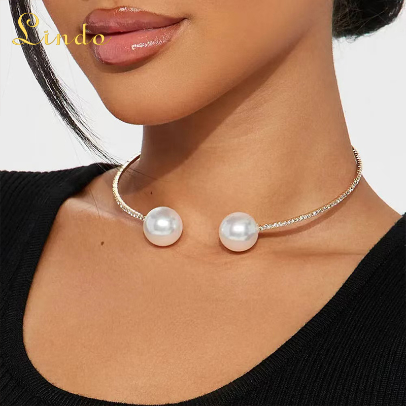 Large Pearl Choker Necklace