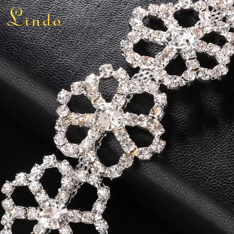 Sparkling Charm Flower Unique Choker Necklace for Women