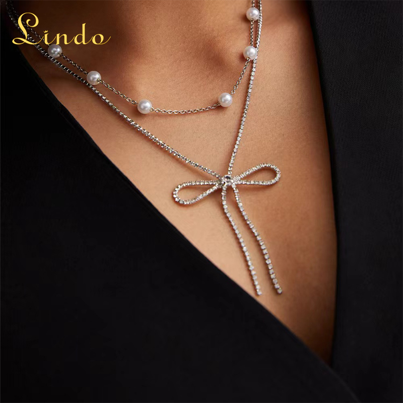 Bow and Pearl Necklace